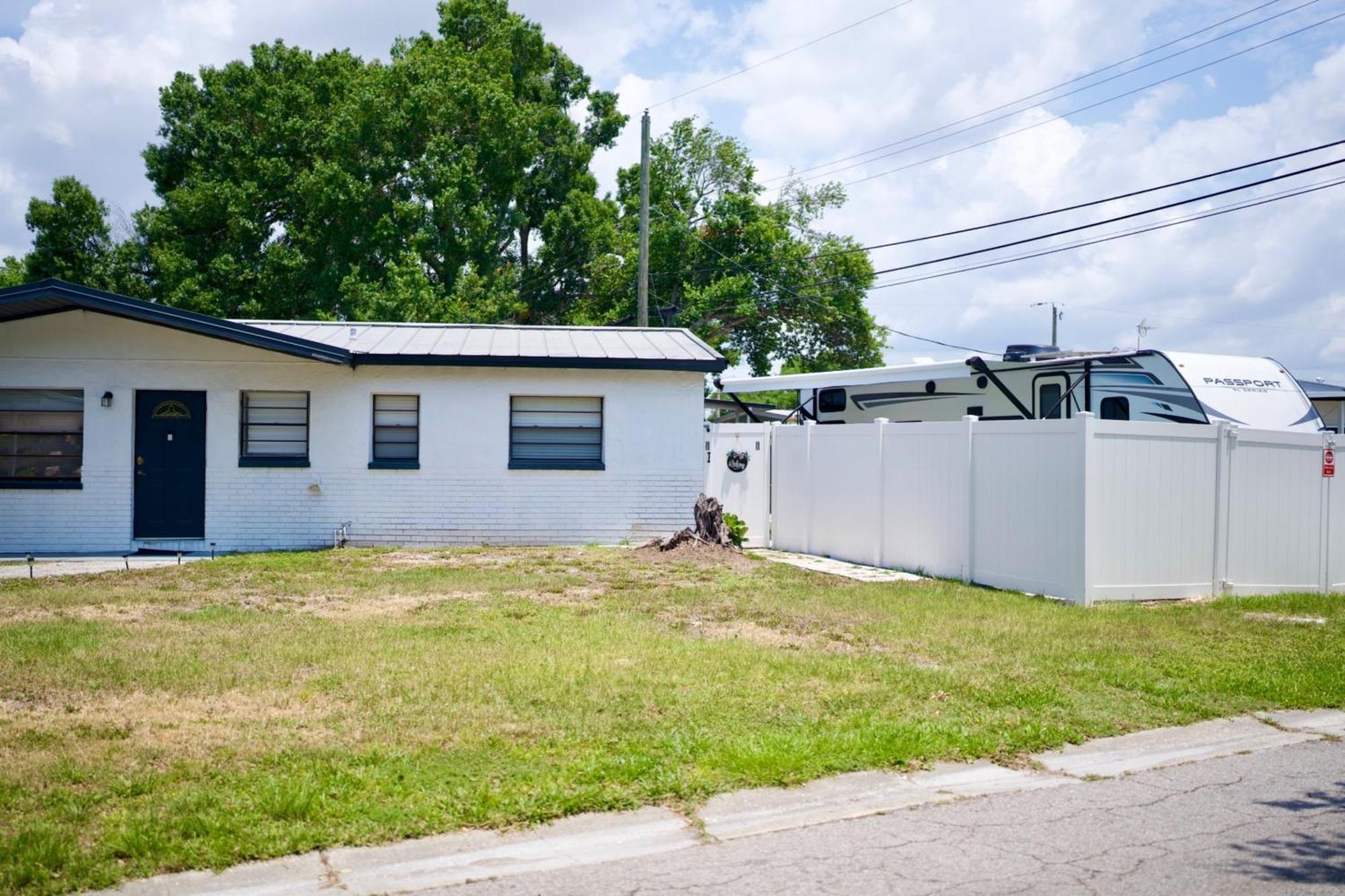 Stunning Modern Home In Tampa With Pool - Just 5 Minutes From Airport! Eksteriør billede