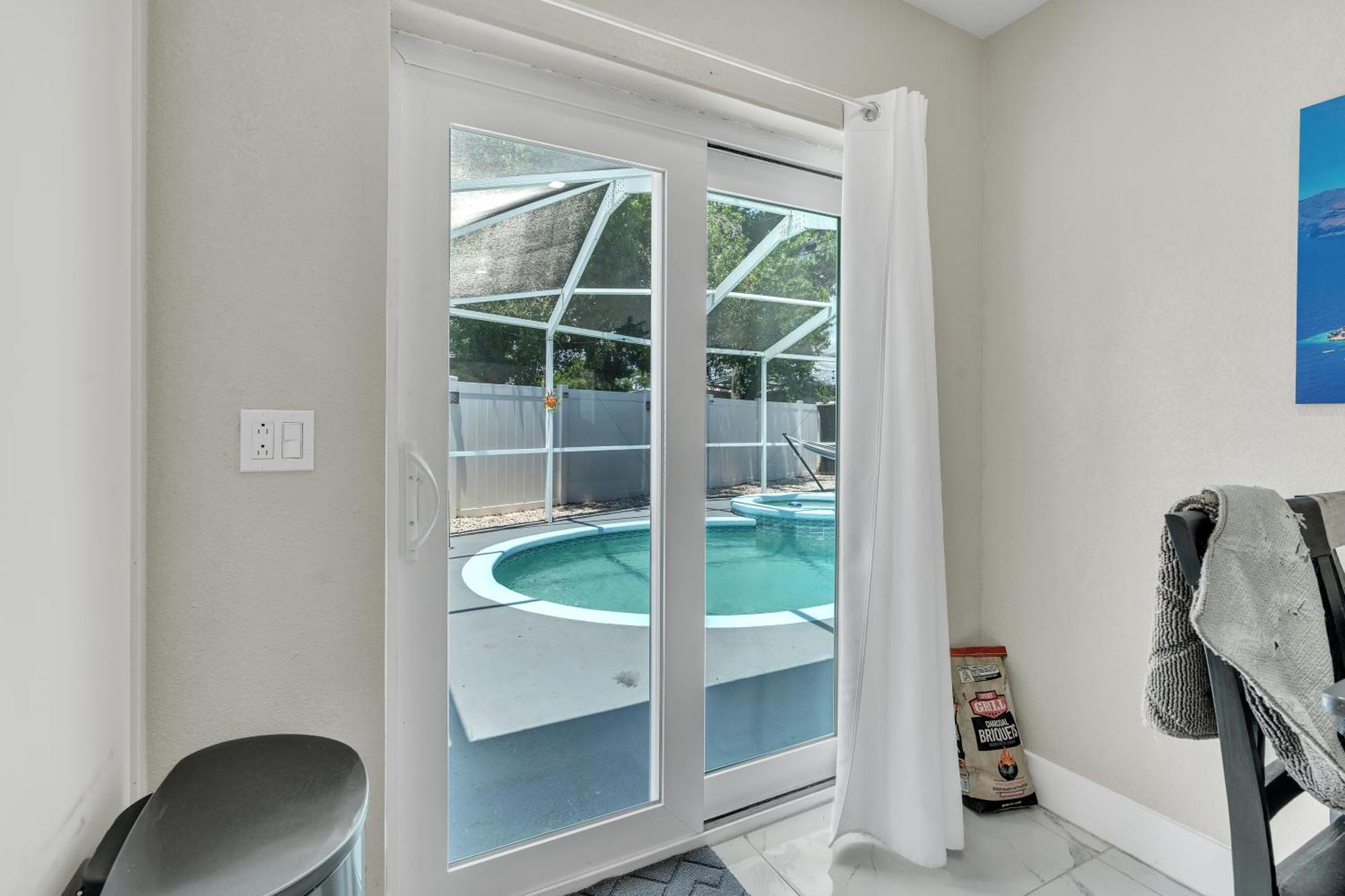 Stunning Modern Home In Tampa With Pool - Just 5 Minutes From Airport! Eksteriør billede