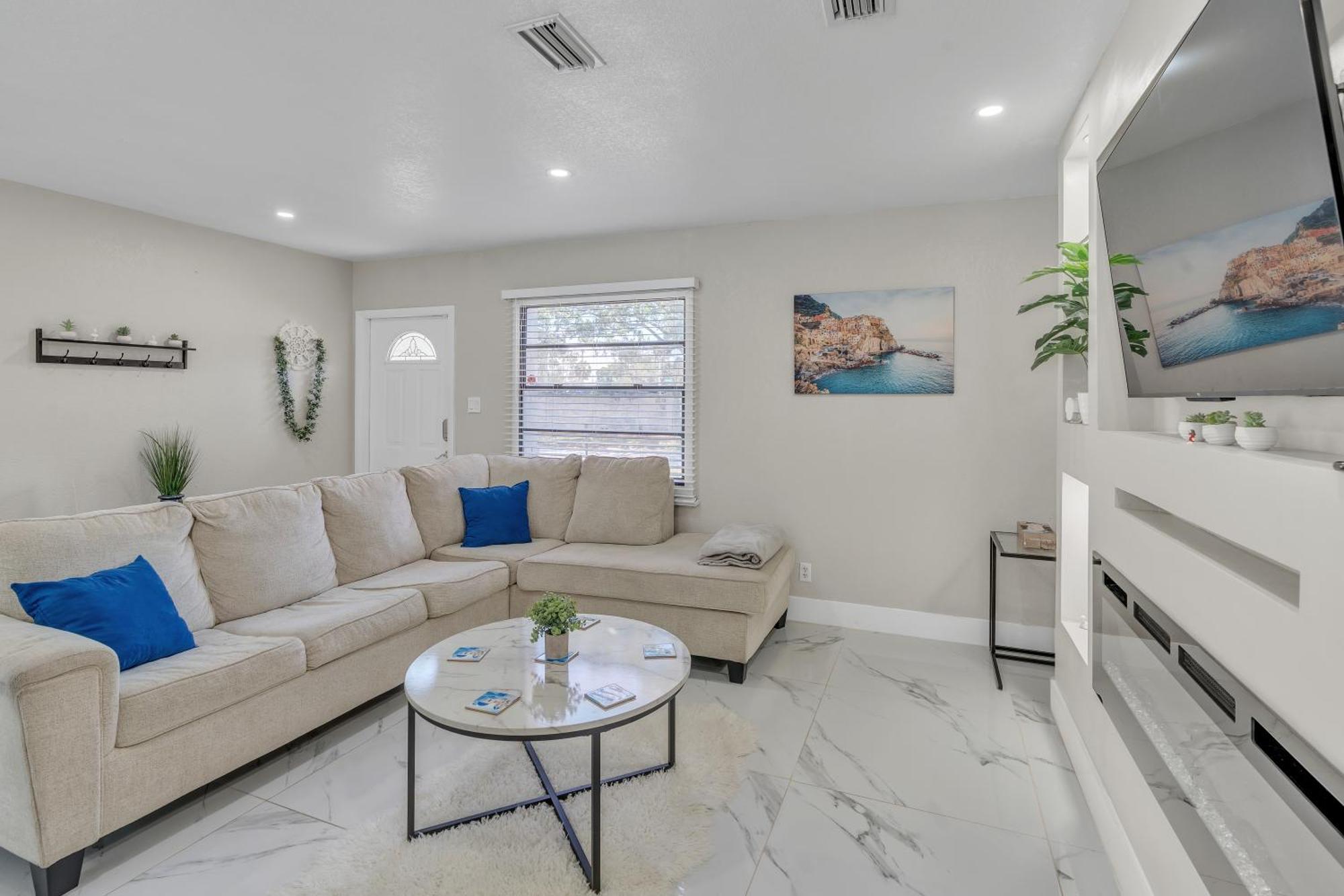 Stunning Modern Home In Tampa With Pool - Just 5 Minutes From Airport! Eksteriør billede